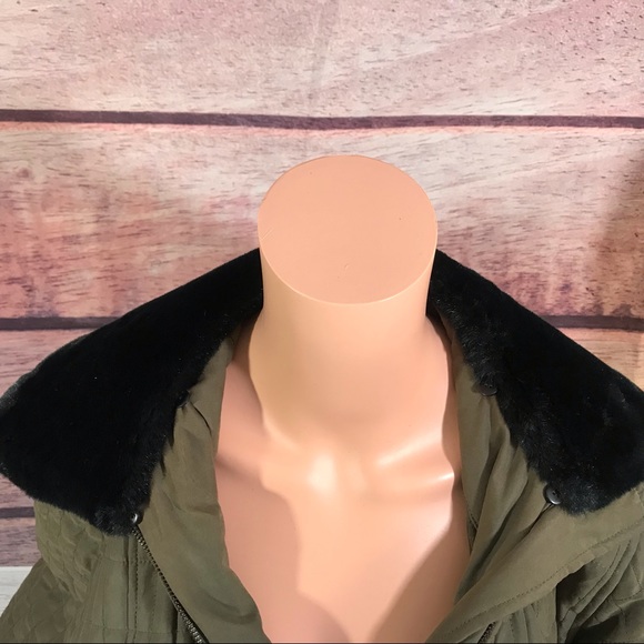 Easy Comfort woman’s Tan Coat size 6 . - Picture 4 of 5